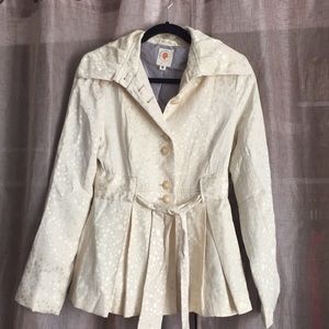 Beautiful going out light coat